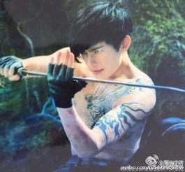 盗墓男演员,男演员演绎古墓探险传奇