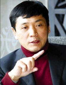 作者曹文轩的资料