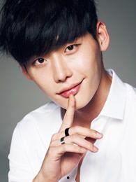 李钟硕个人资料简介,从韩流明星到实力派演员的成长之路